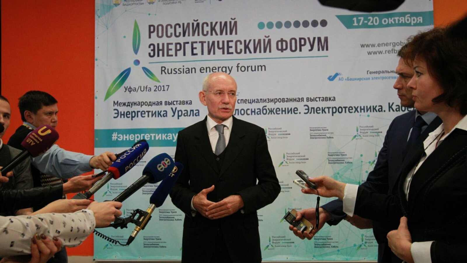 Олег Яровиков