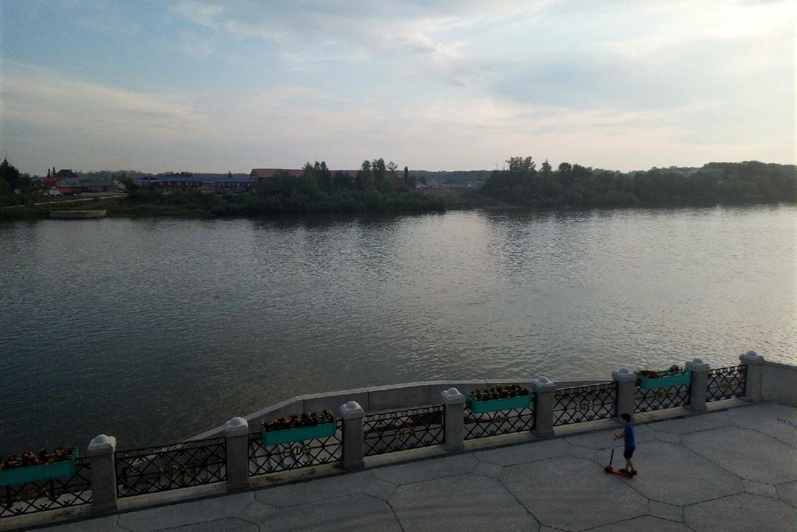 автор
