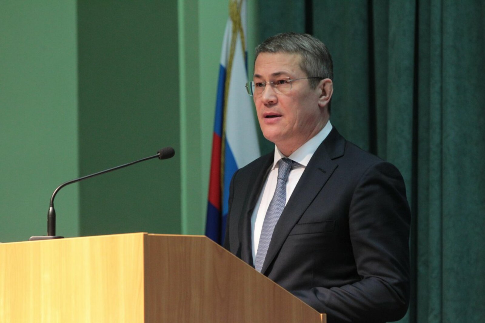 Олег Яровиков