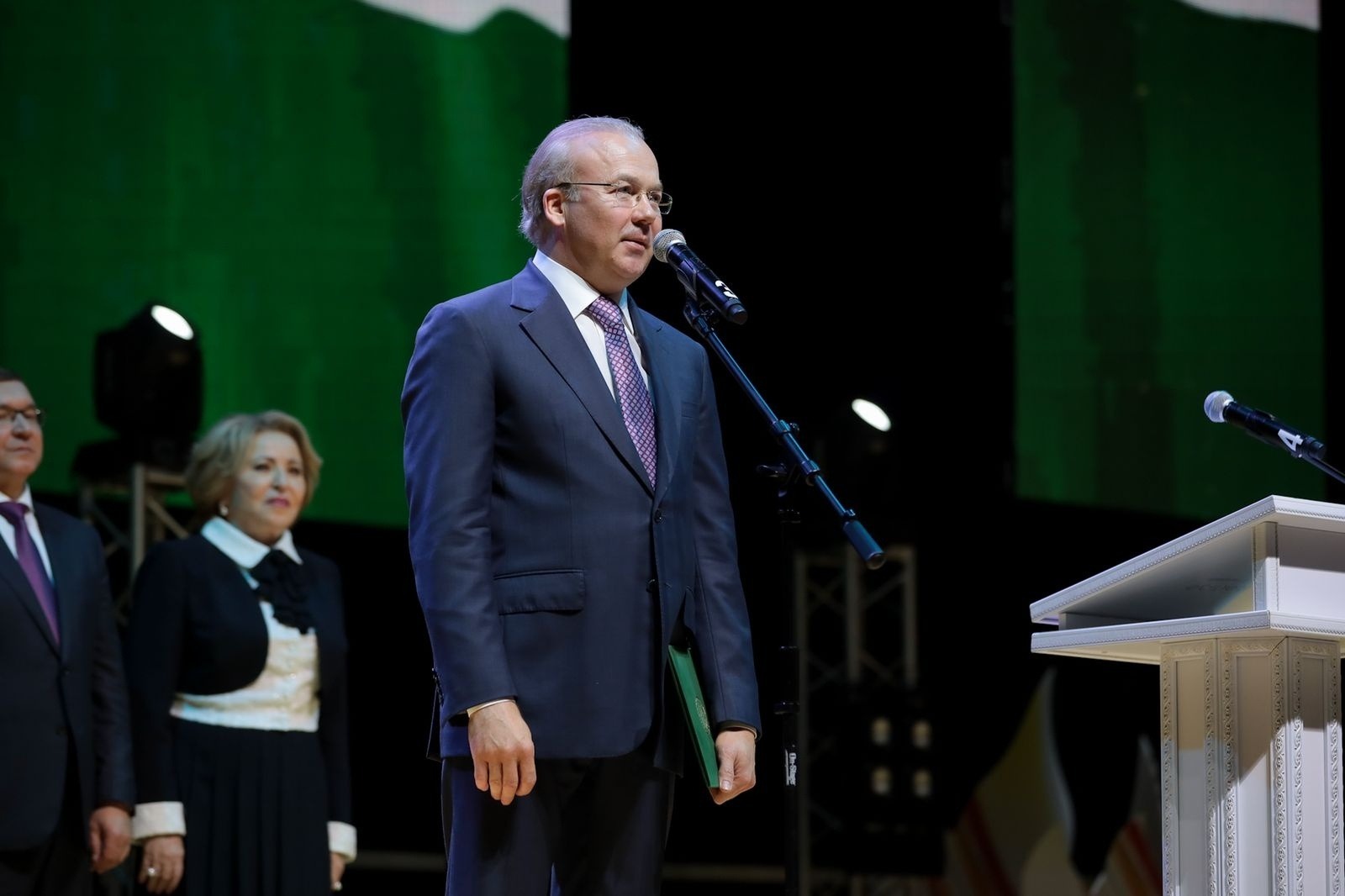 Премьер-министр Башкирии поздравил магнитогорцев с Днем города и юбилеем Магнитогорского металлургического комбината