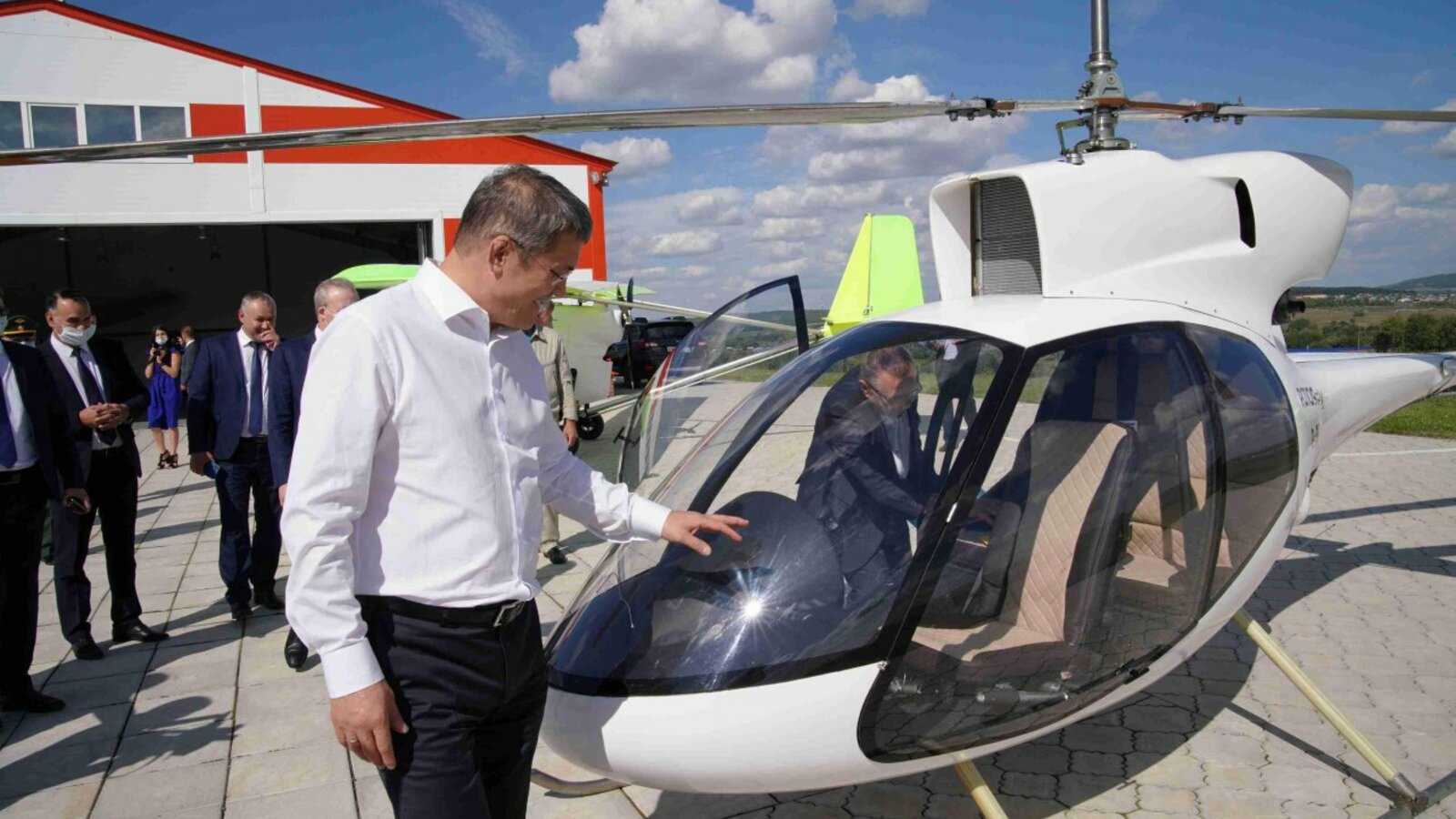 Олег Яровиков