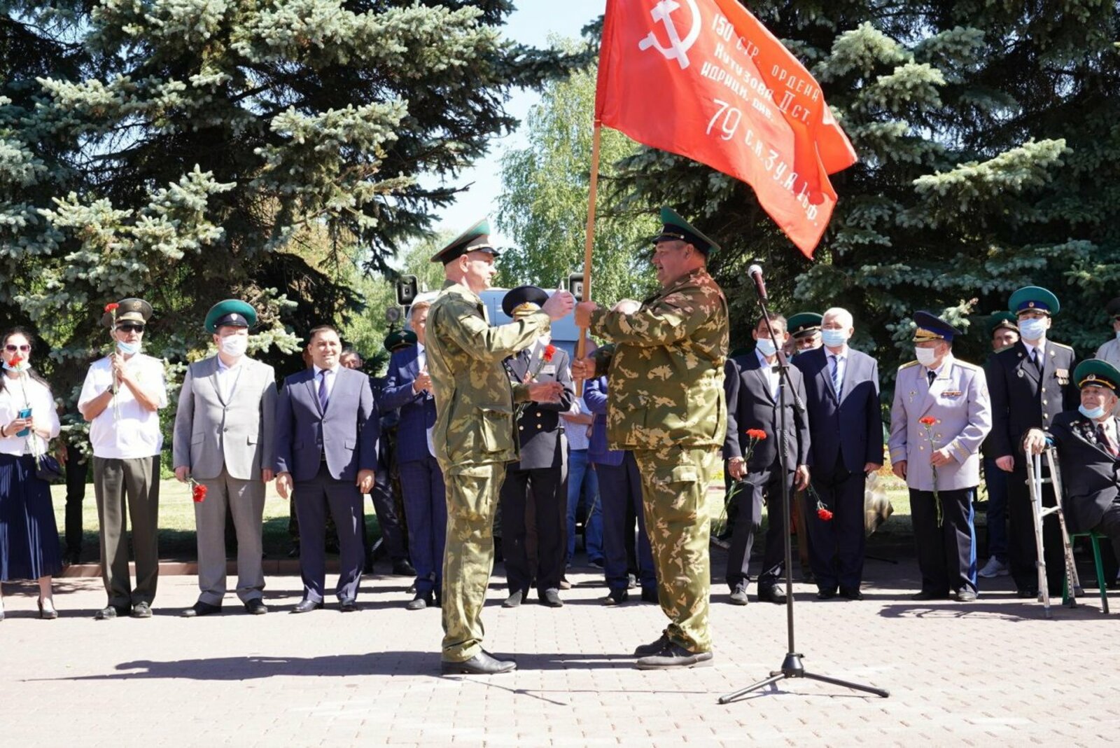 Олег Яровиков