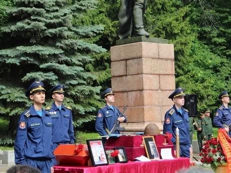 В Уфе  возложили цветы к памятнику Александру Матросову