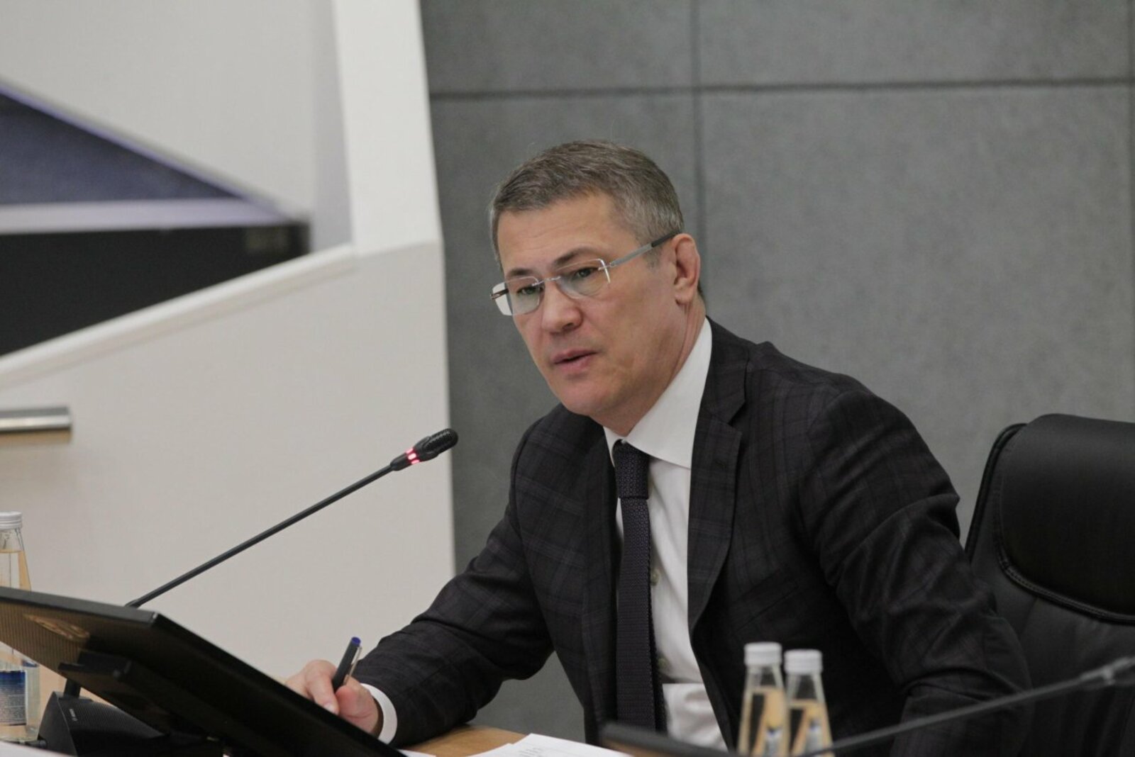 Олег Яровиков
