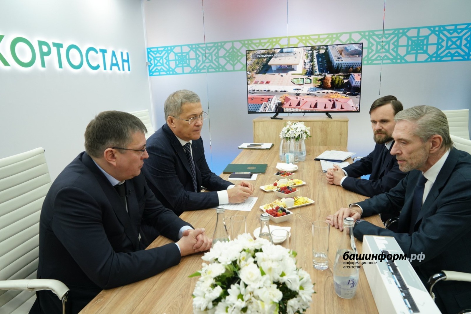 Олег Яровиков