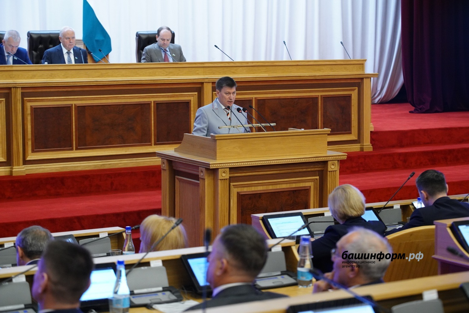 Олег Яровиков