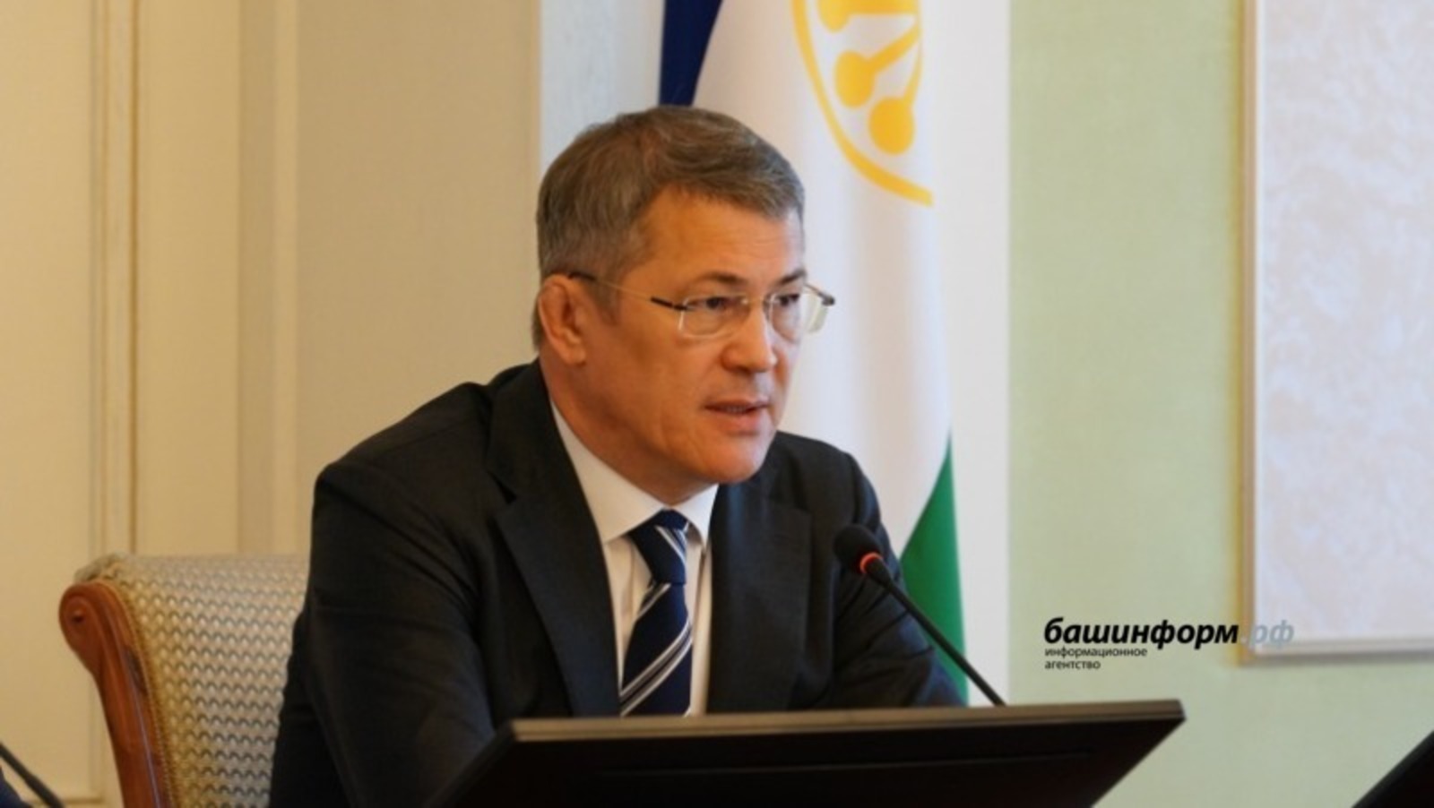 Олег Яровиков