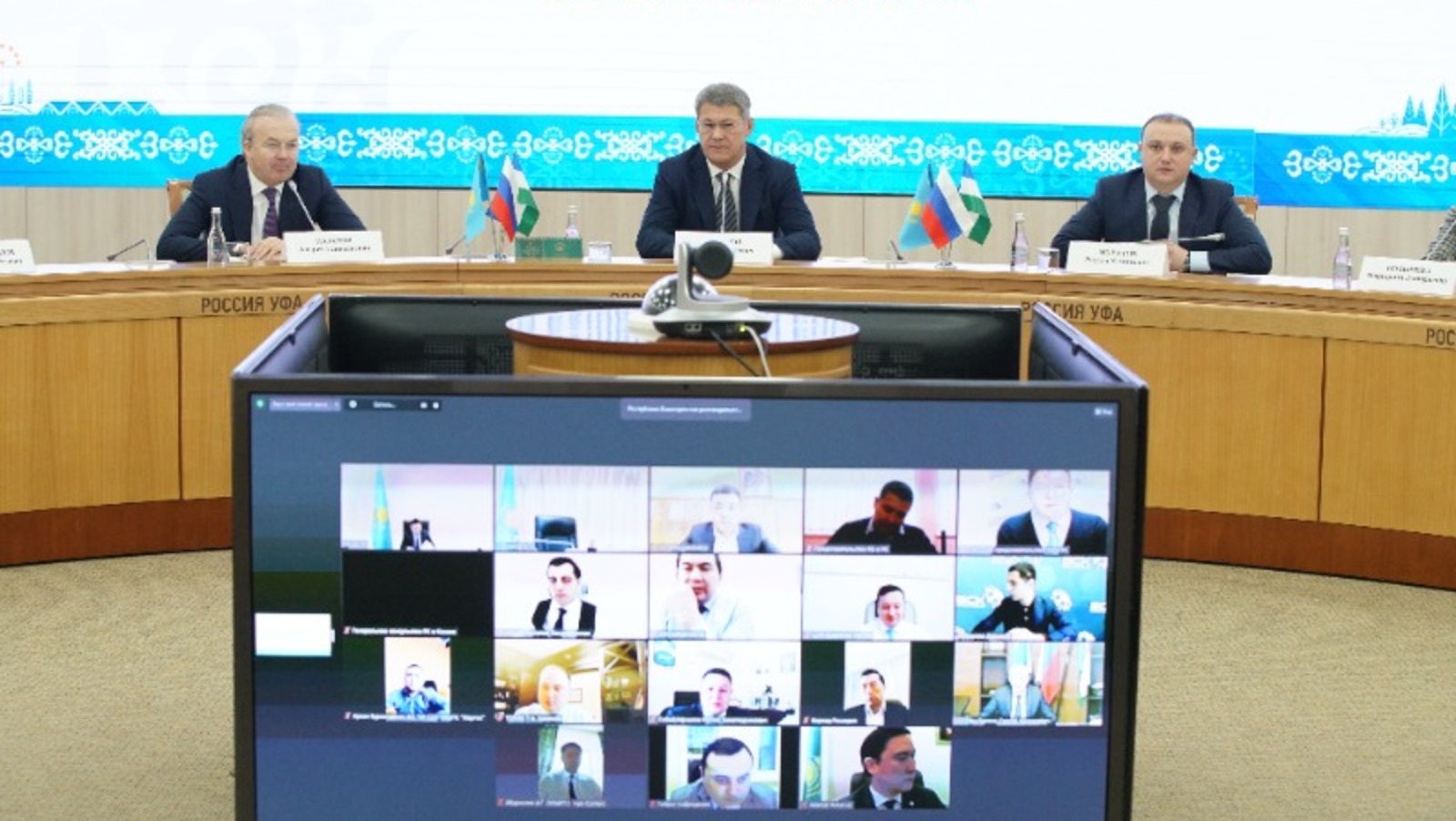 Олег Яровиков