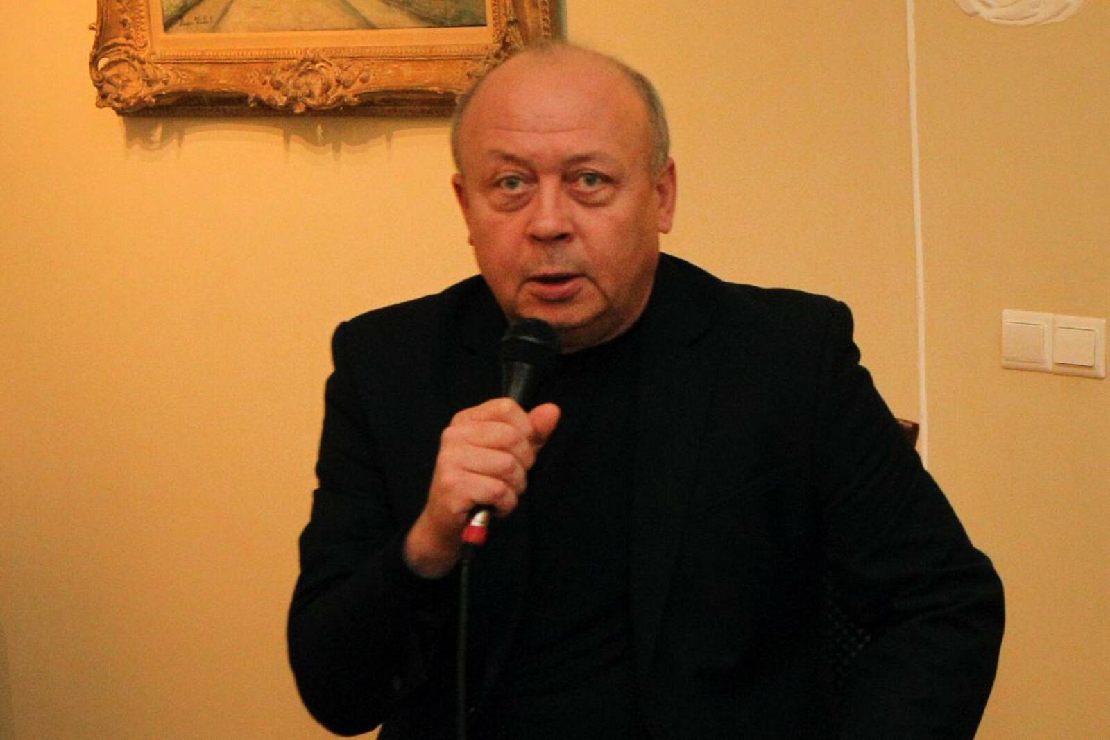 Олег Яровиков