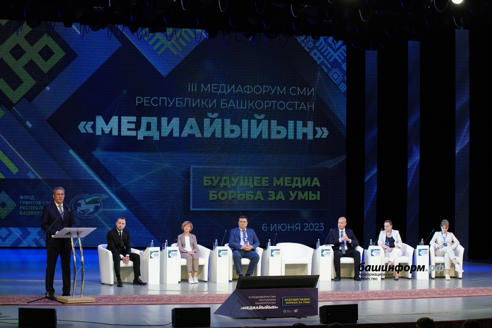 Олег Яровиков