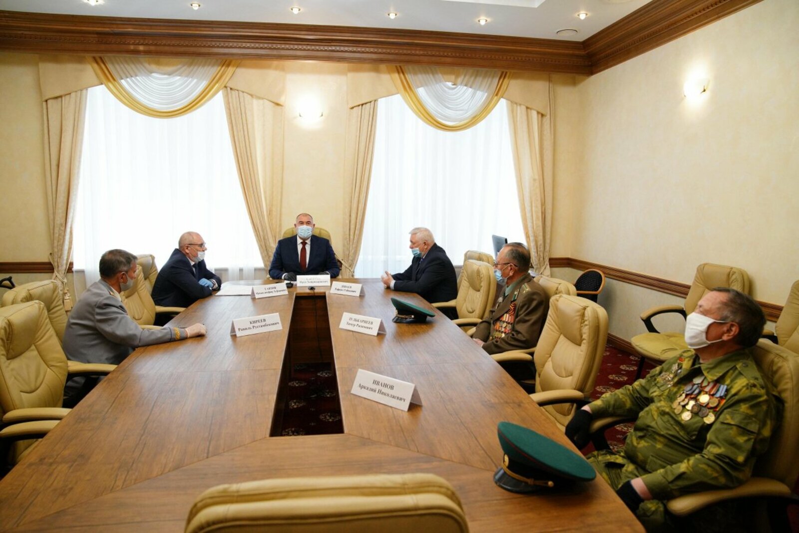 Олег Яровиков