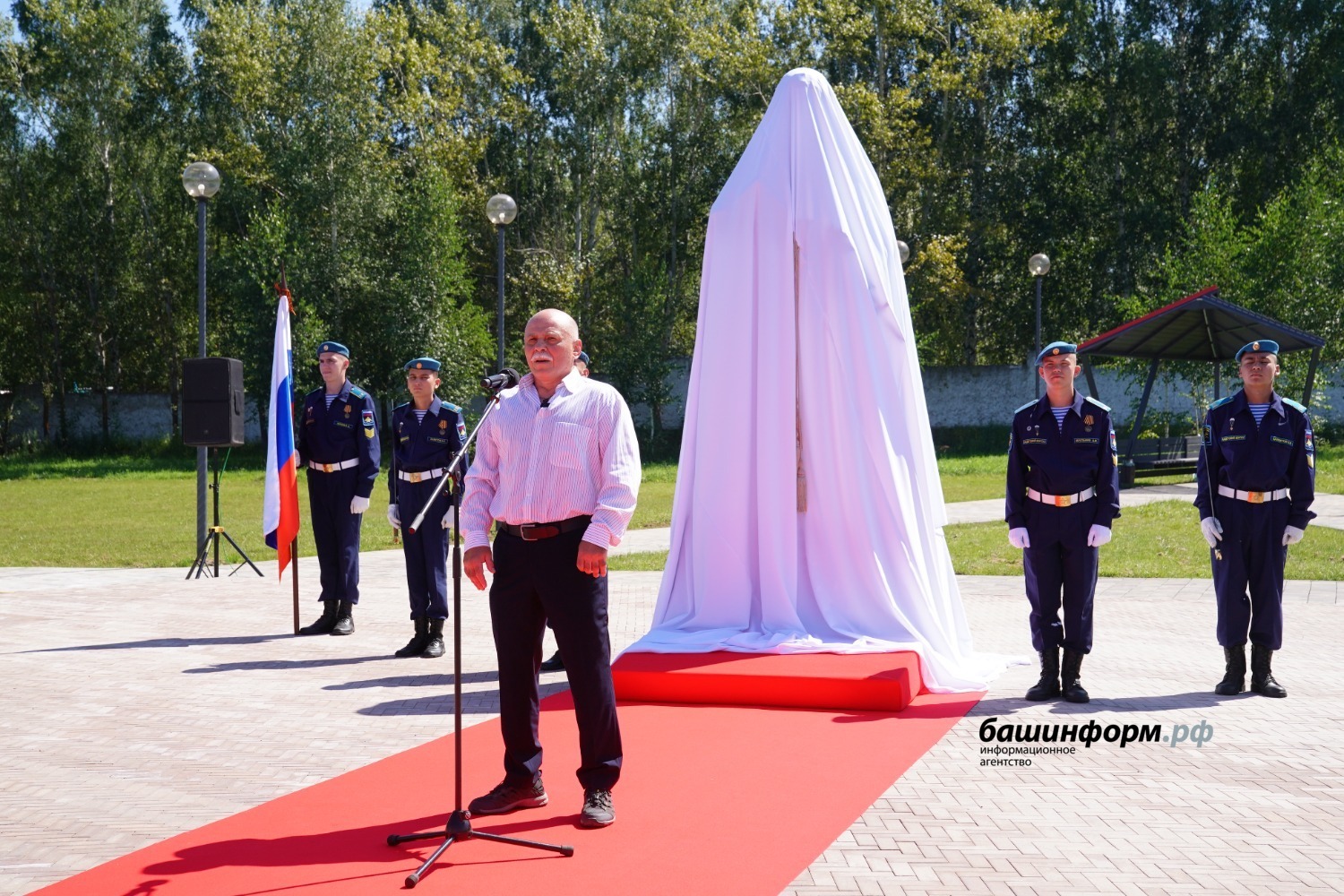Олег Яровиков