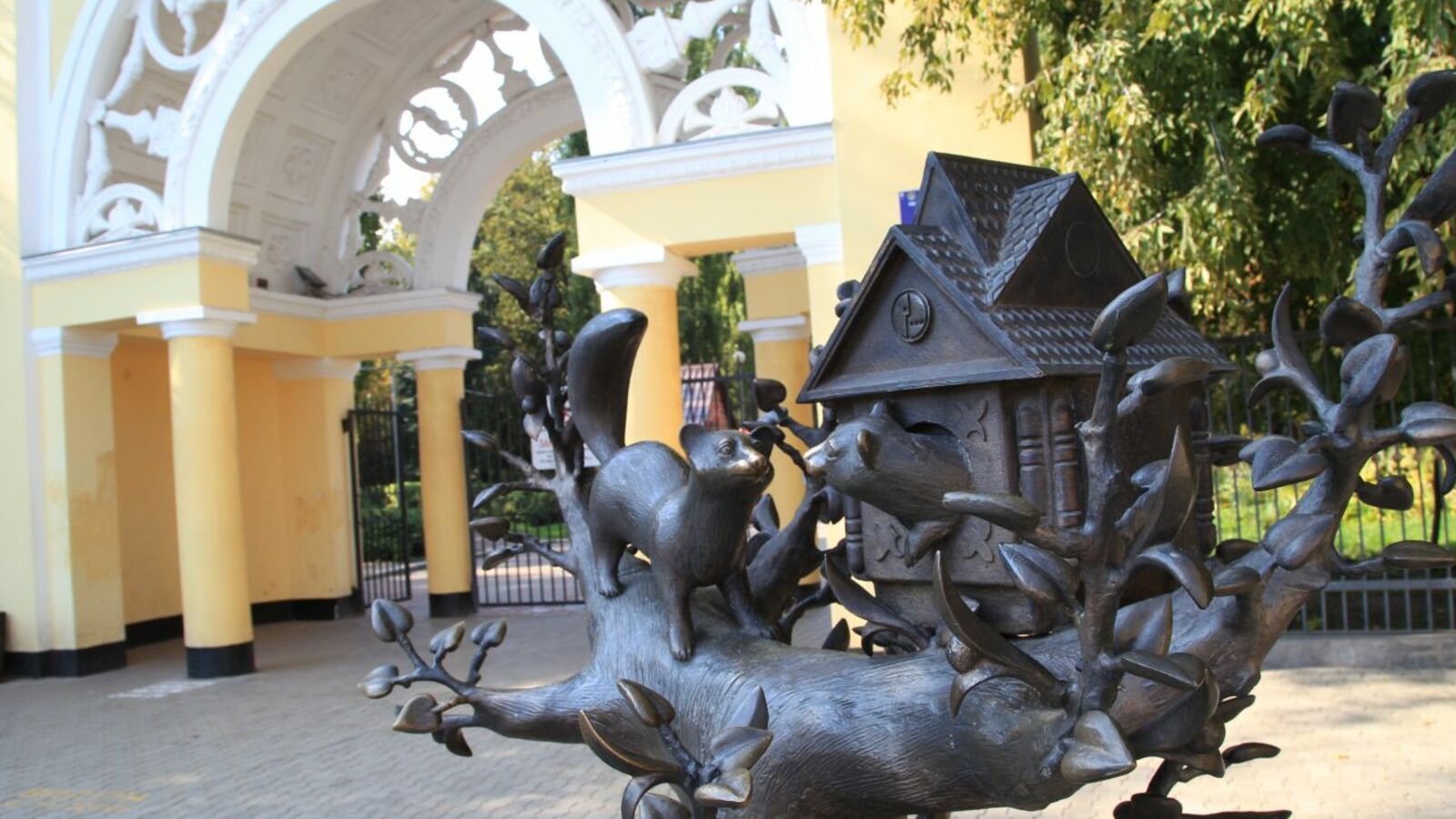 Олег Яровиков