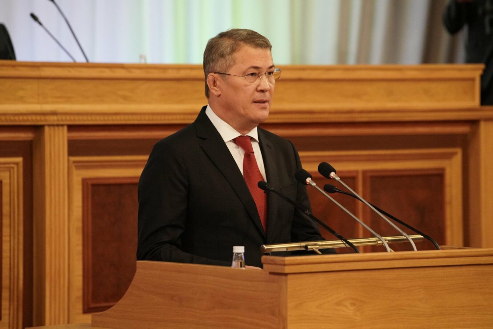 Олег Яровиков