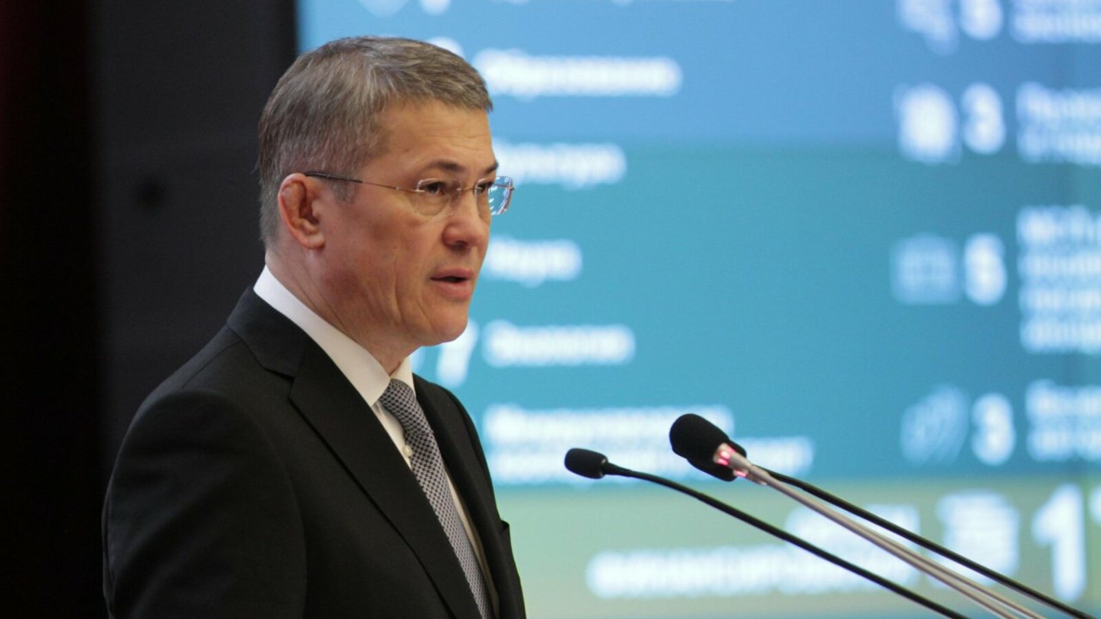 Олег Яровиков