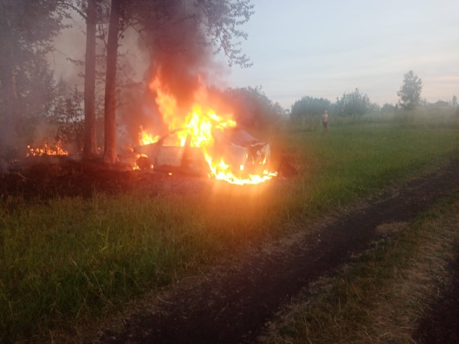 Житель Башкирии, отправившийся на сенокос, сгорел в своей машине