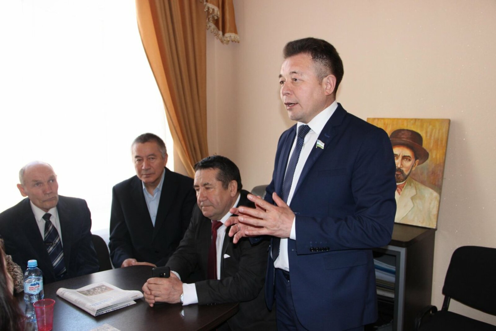 автор