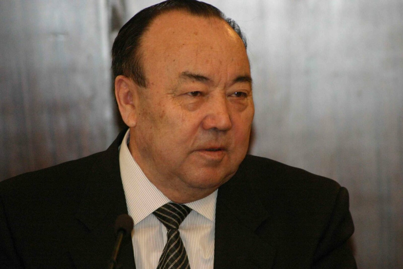 Олег Яровиков