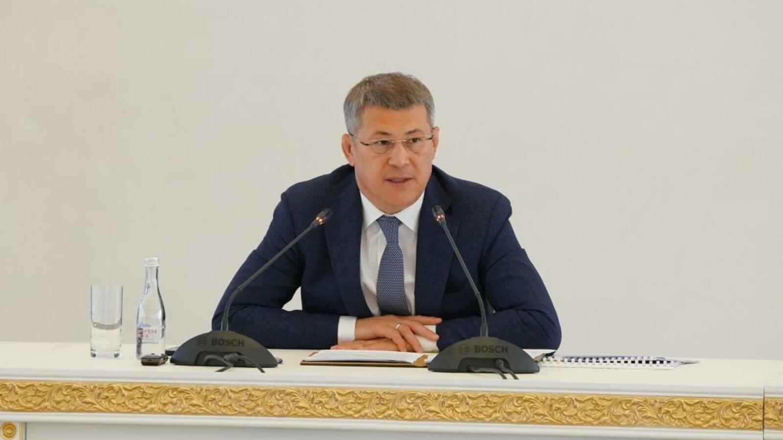 Олег Яровиков