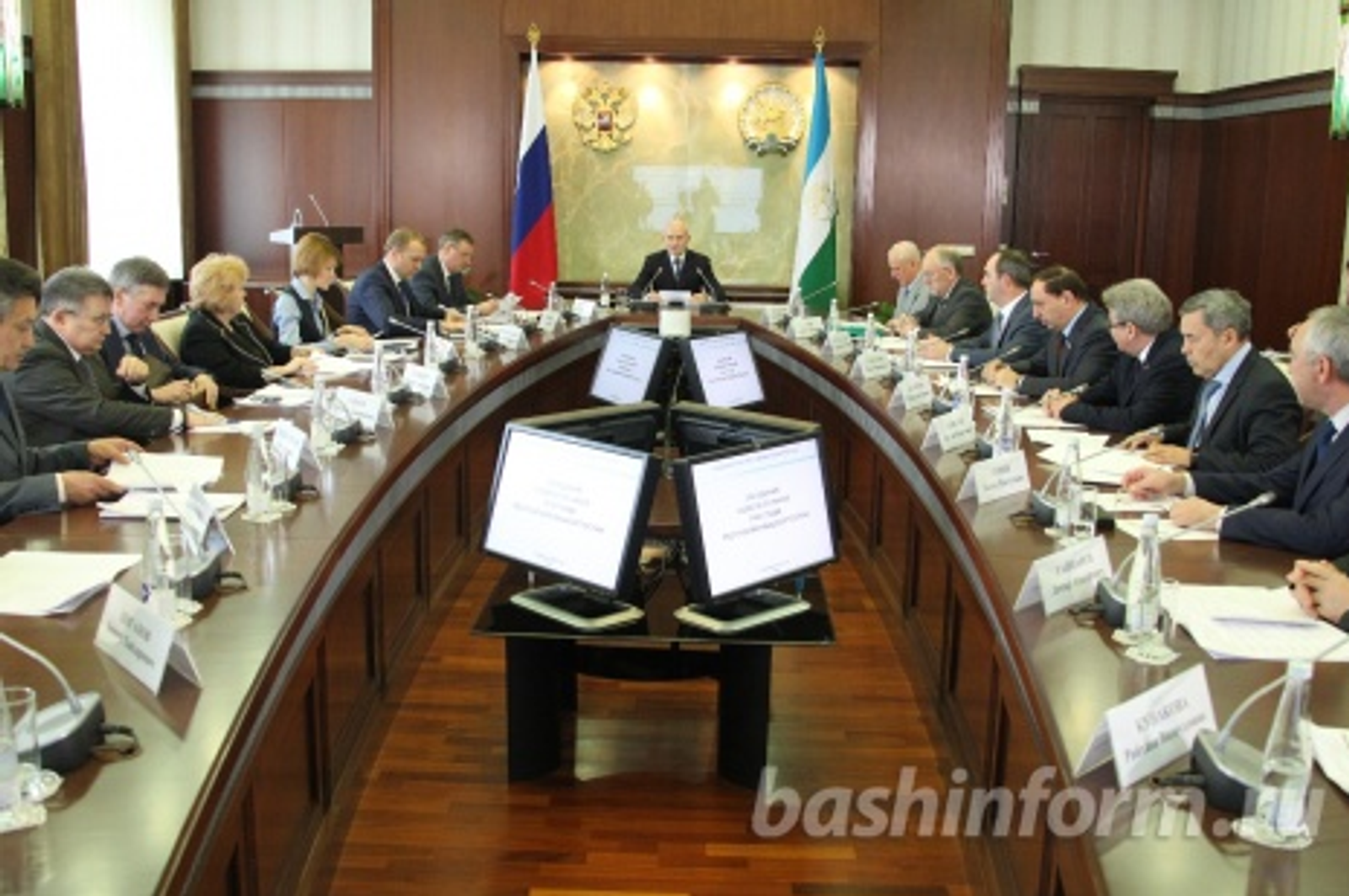 Олег Яровиков