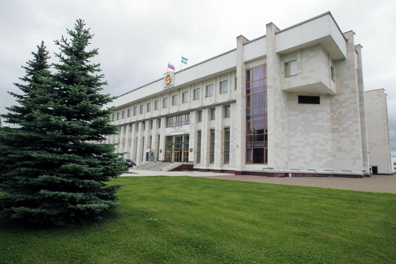 Олег Яровиков