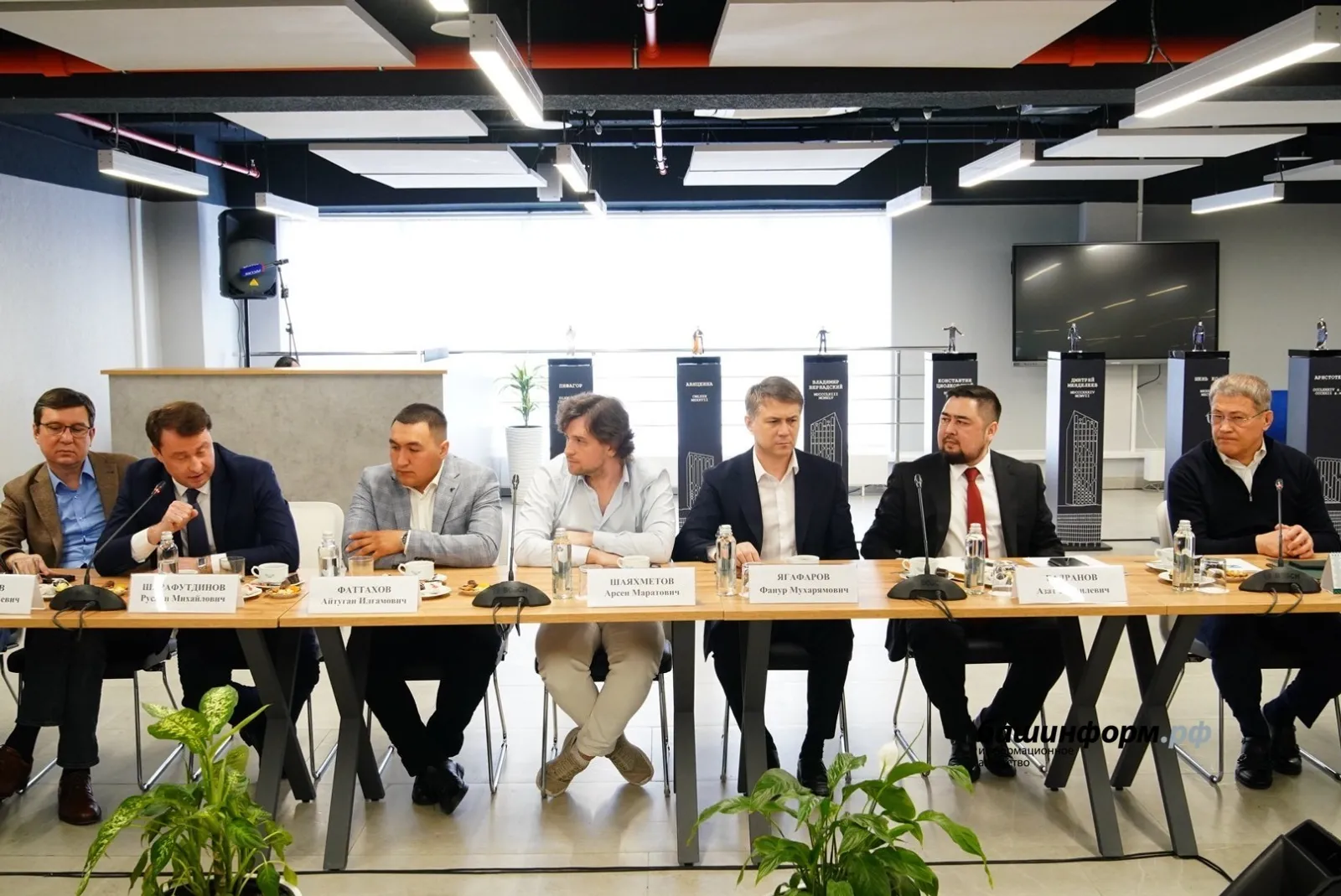 Олег Яровиков