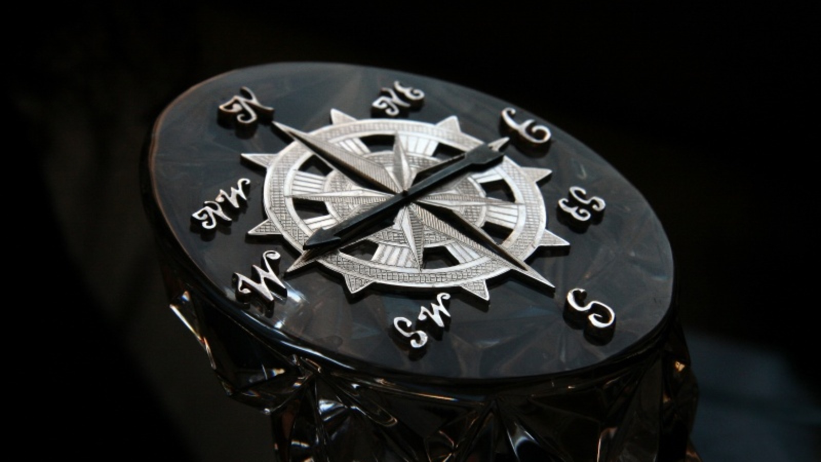 официальный сайт премии «Хрустальный компас»