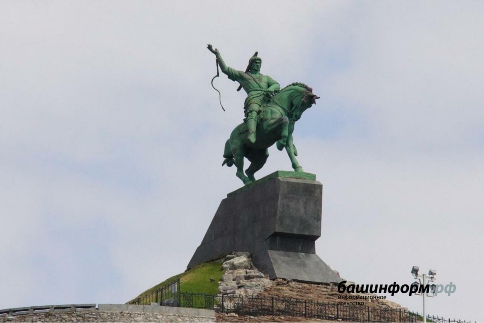 Олег Яровиков