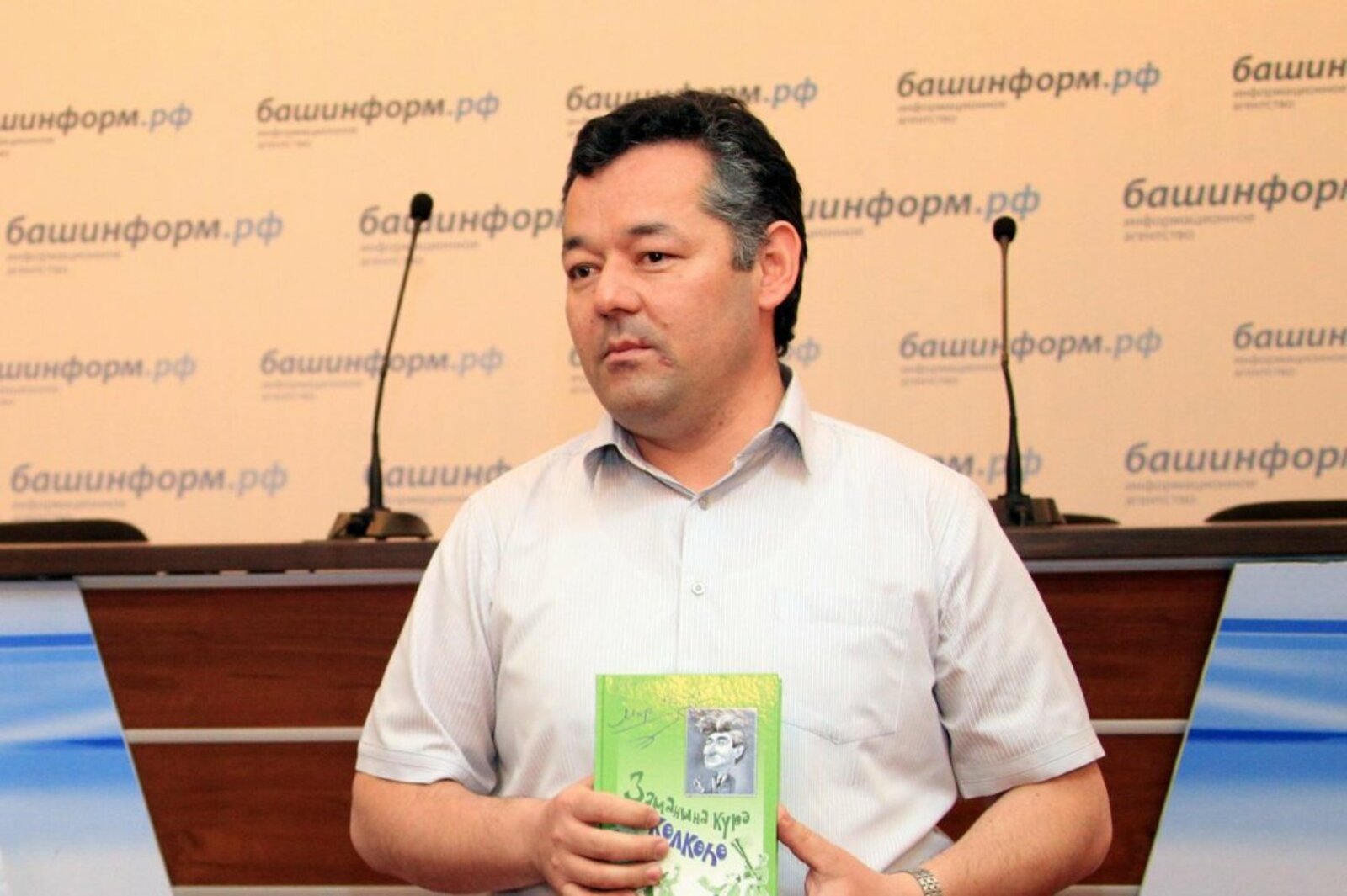 Олег Яровиков