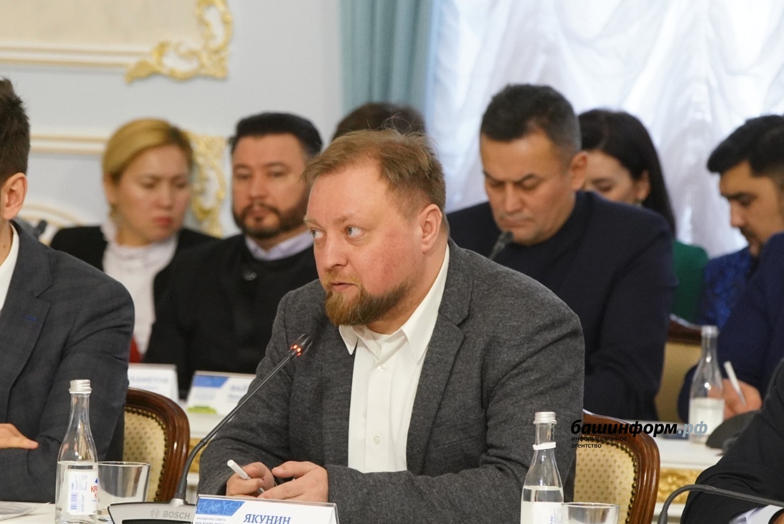 Олег Яровиков