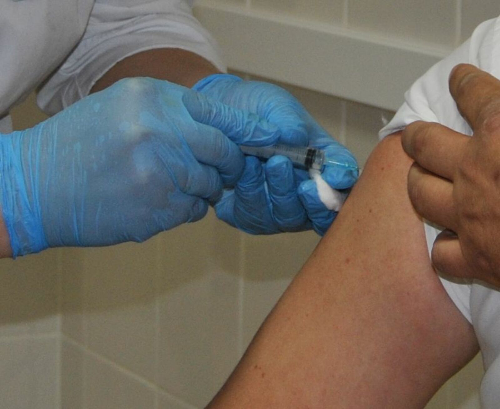 Новости про вакцину от COVID-19 для подростков и назальную вакцину