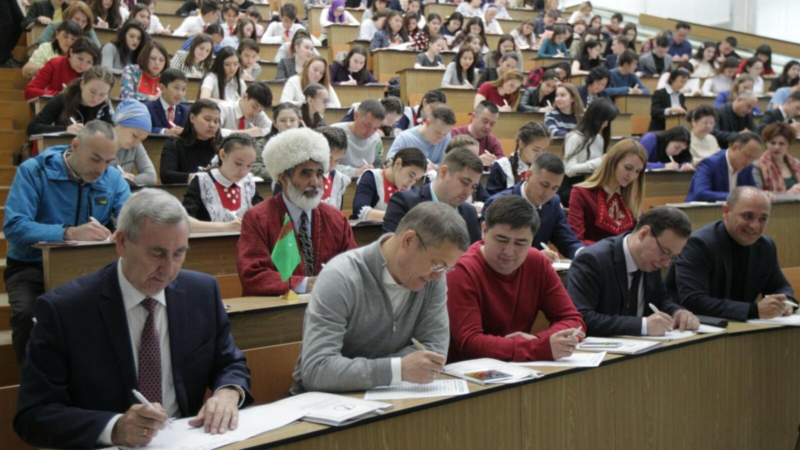 Олег Яровиков