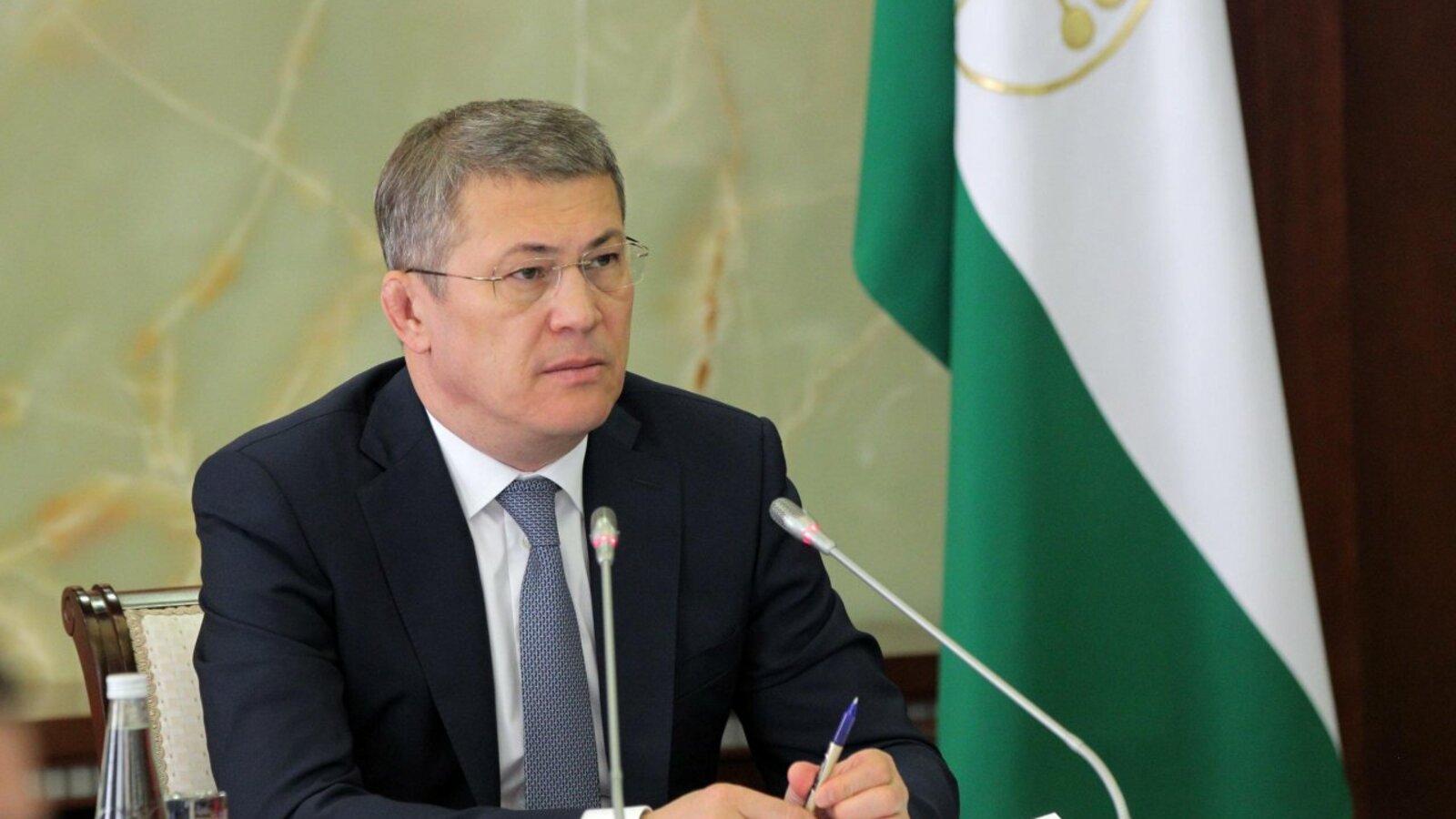 Олег Яровиков