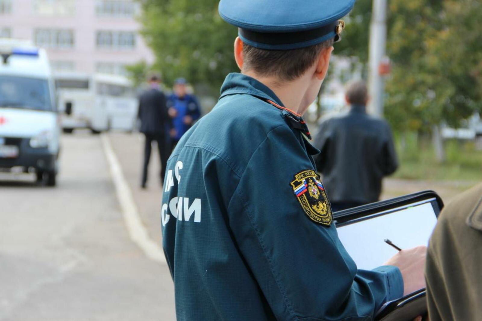 автор