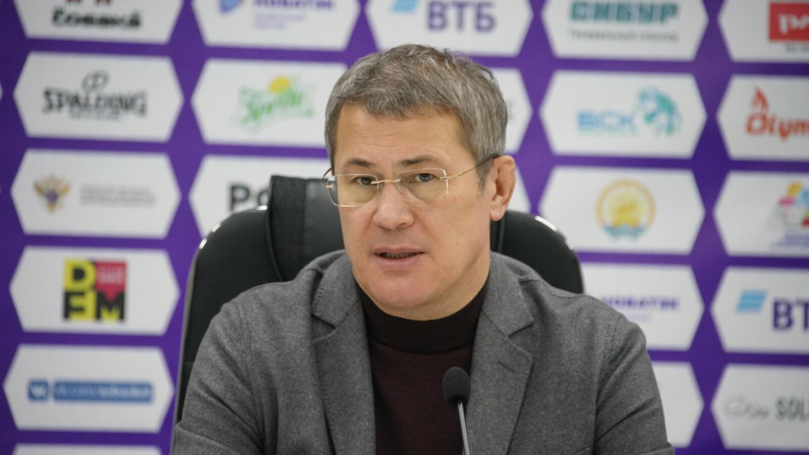 Олег Яровиков