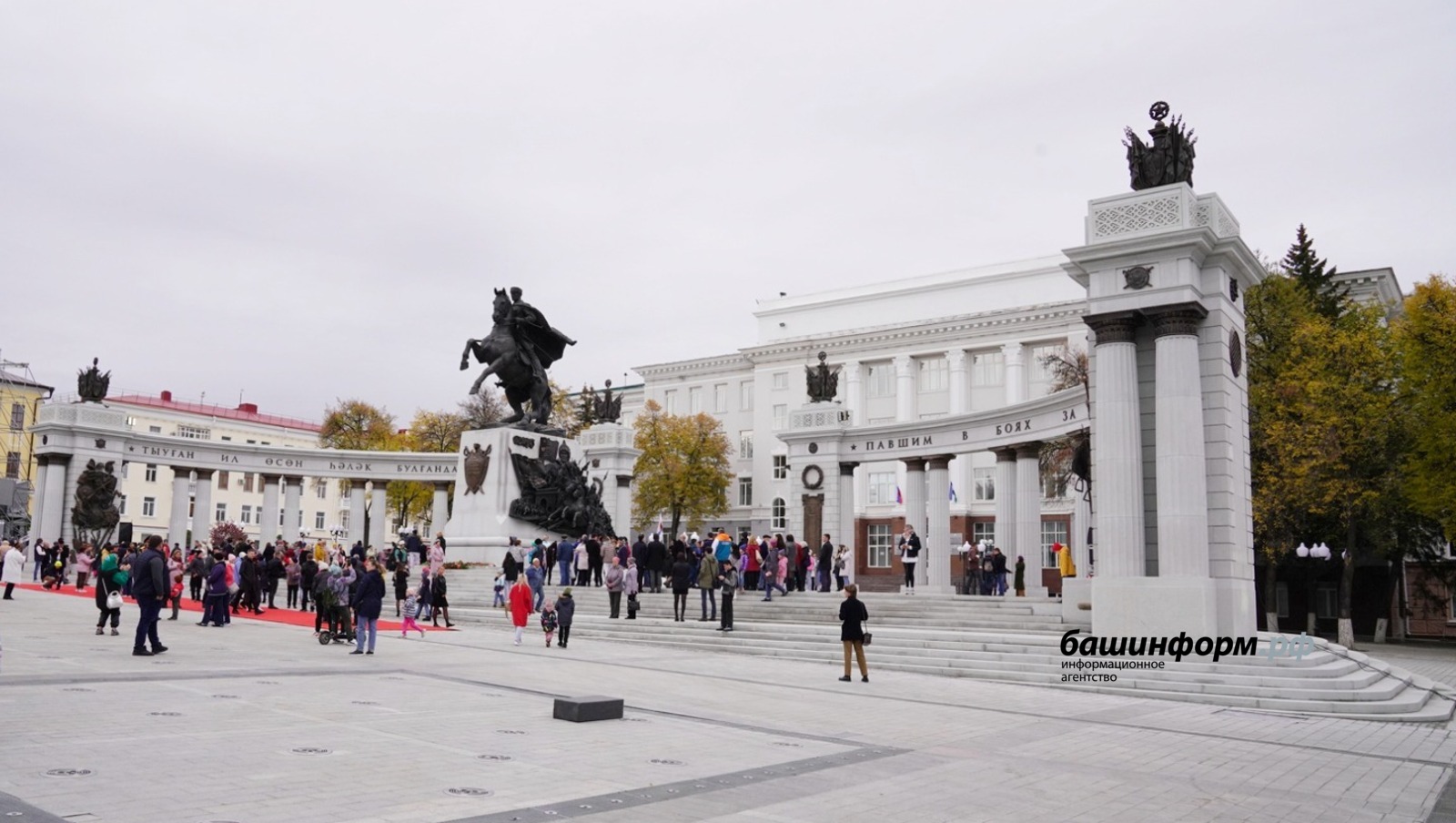 Олег Яровиков