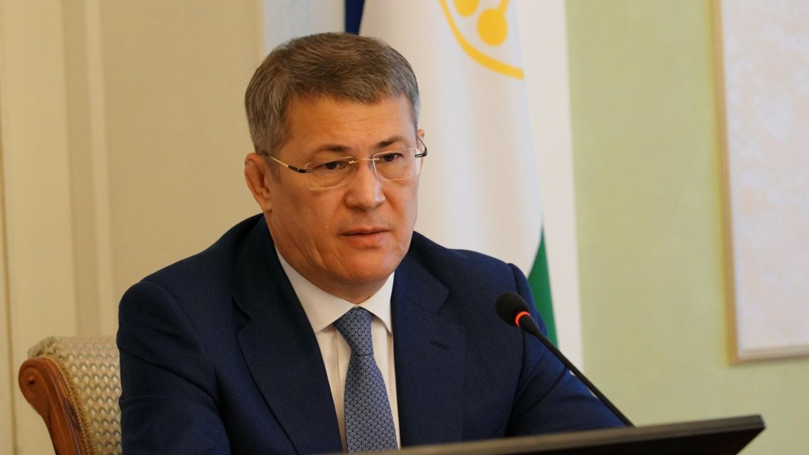 Олег Яровиков