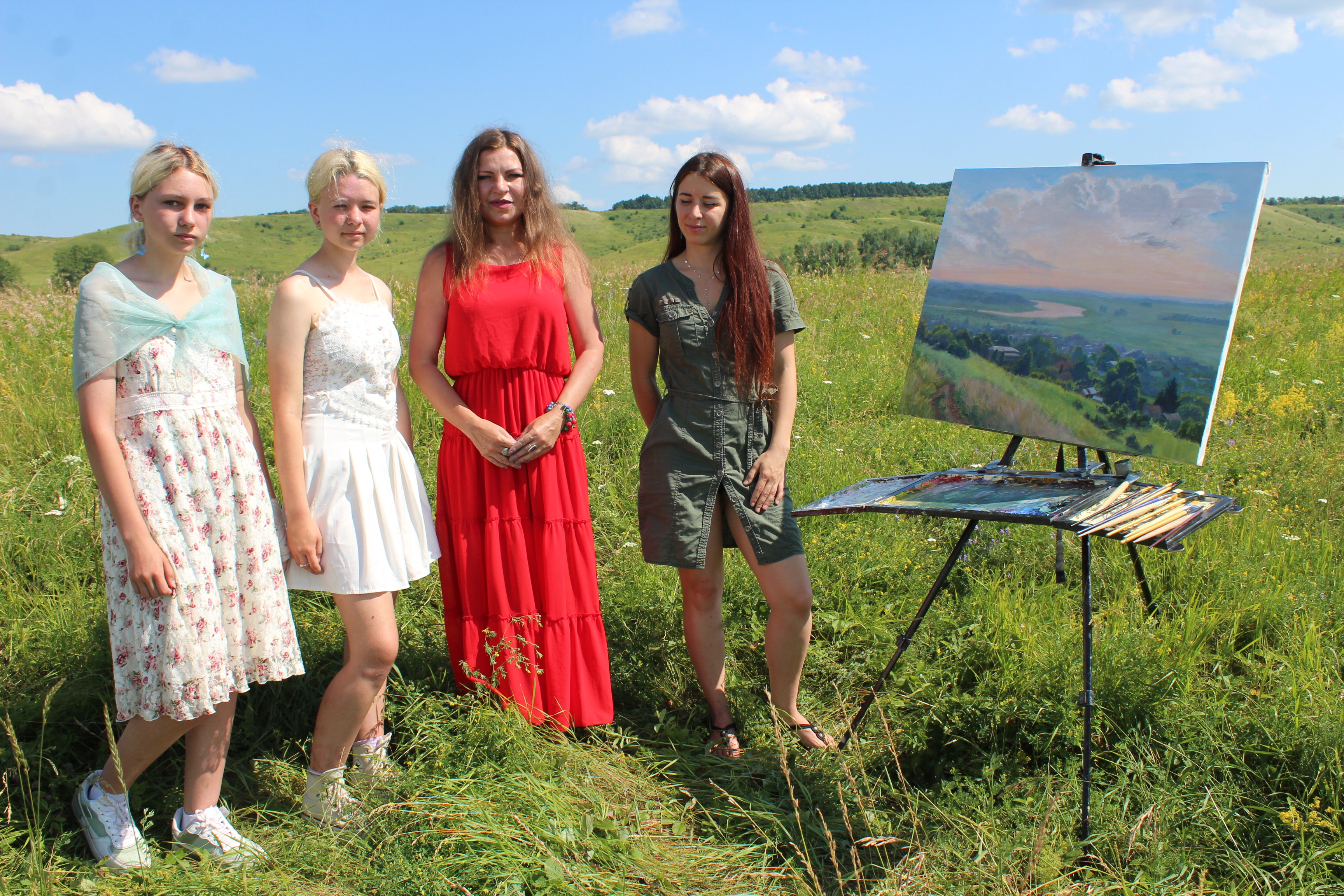 Российская художница Людмила Коледина в рамках проекта «Атайсал» подарит картины родному селу в Башкирии