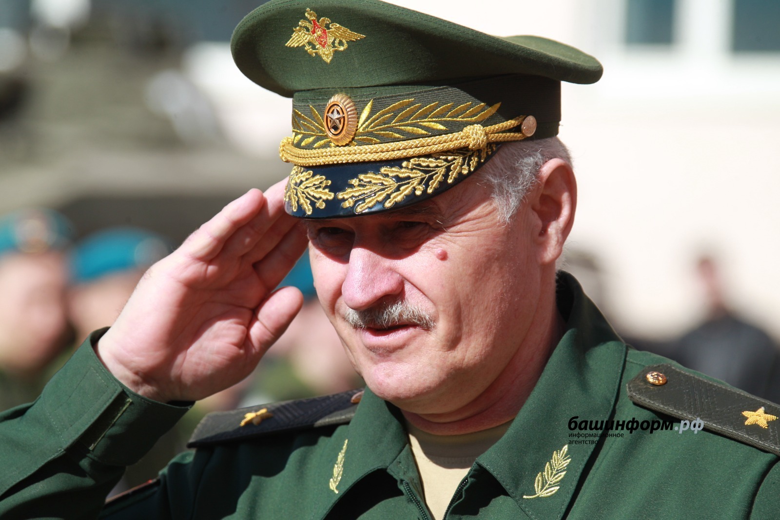 Олег Яровиков