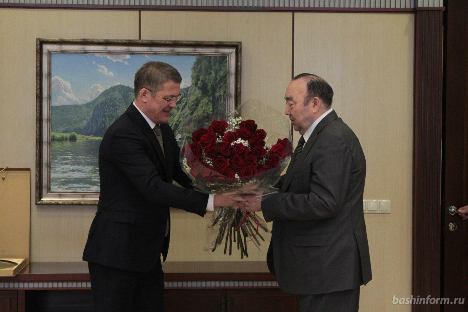 Олег Яровиков