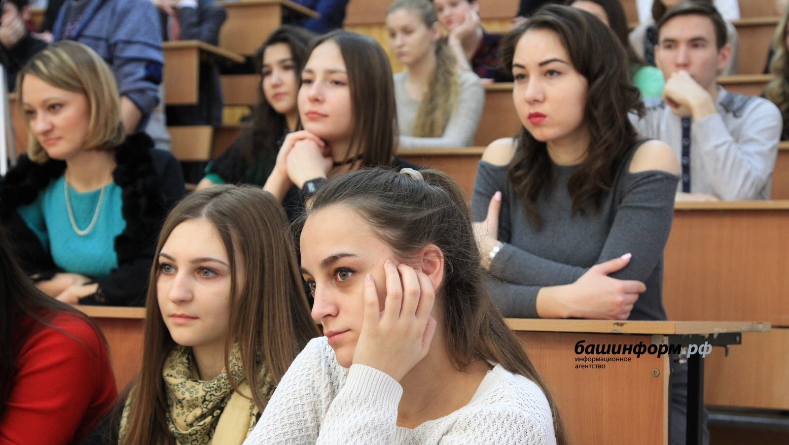 В России стало больше вузов, где можно бесплатно получить второе высшее образование
