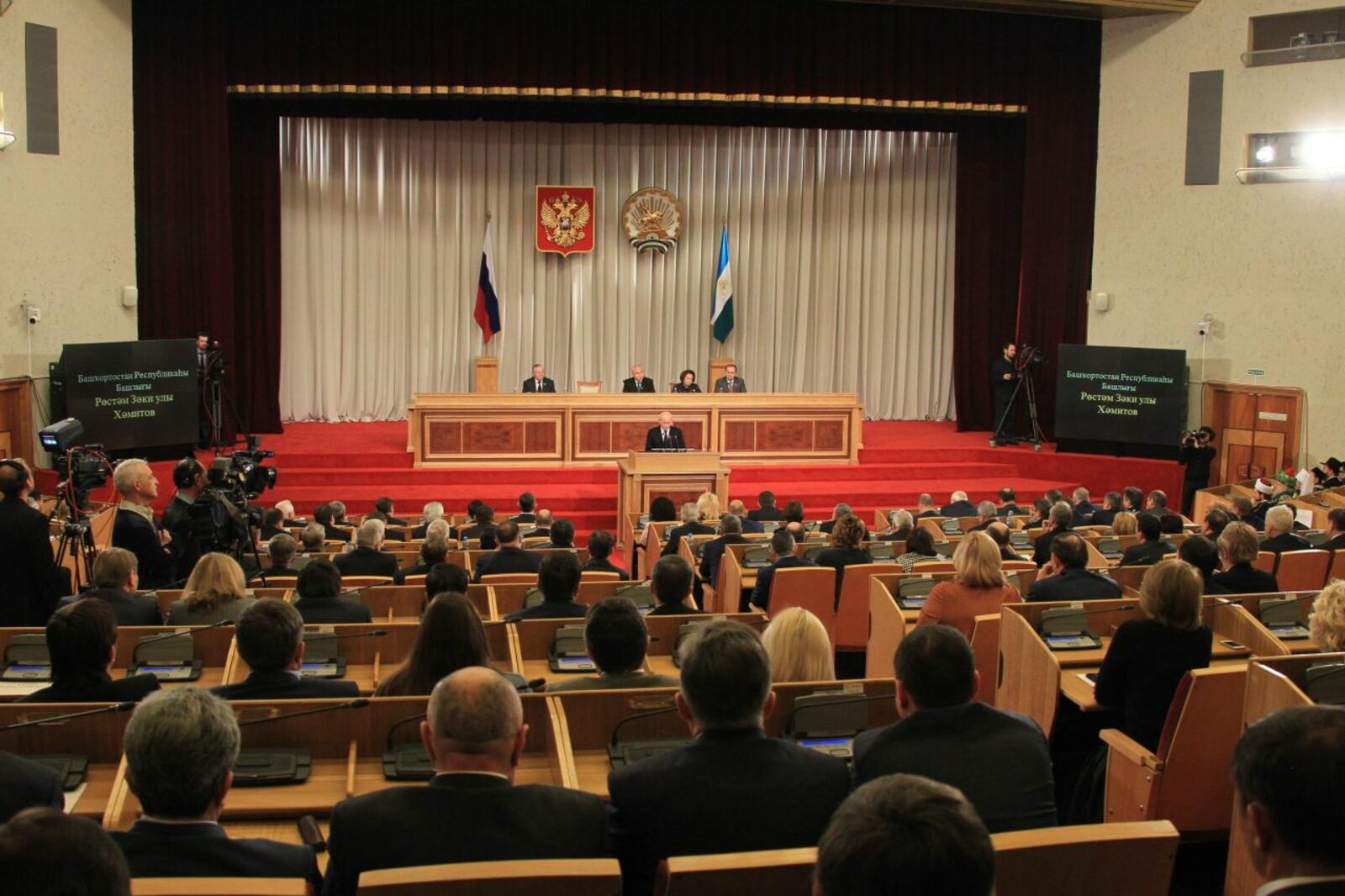 Олег Яровиков