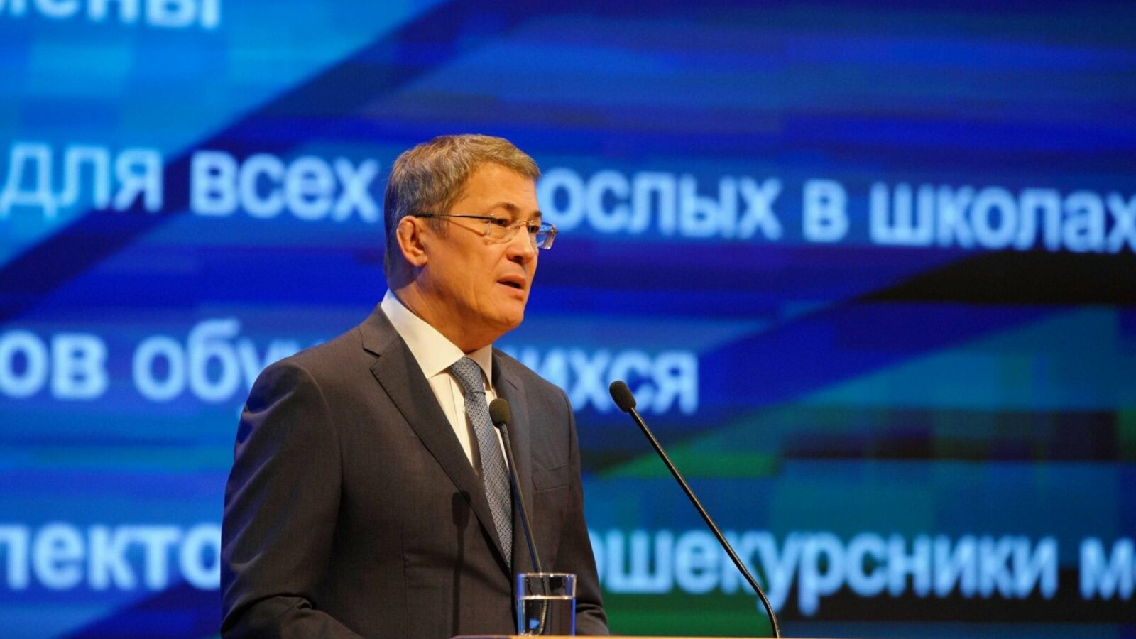 Олег Яровиков