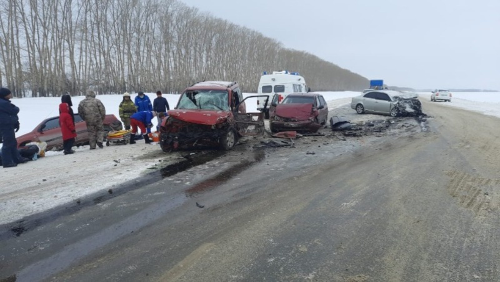 В массовом ДТП на трассе в Башкирии пострадали пять человек