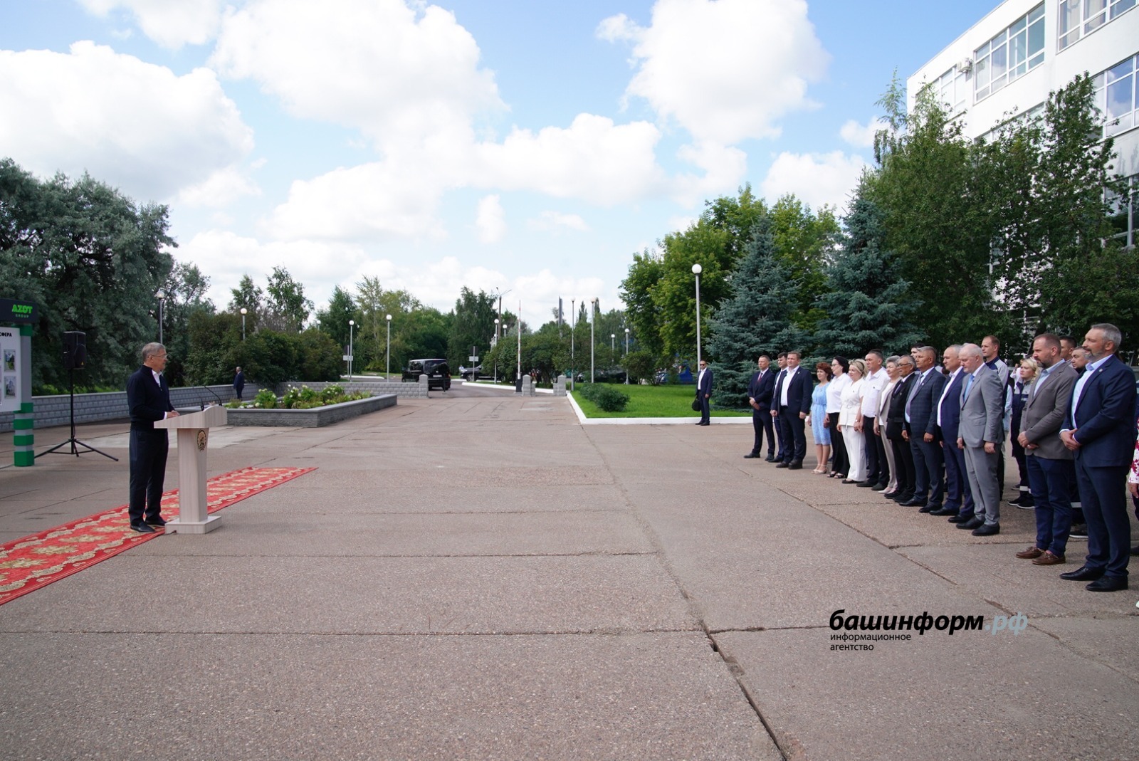 Олег Яровиков