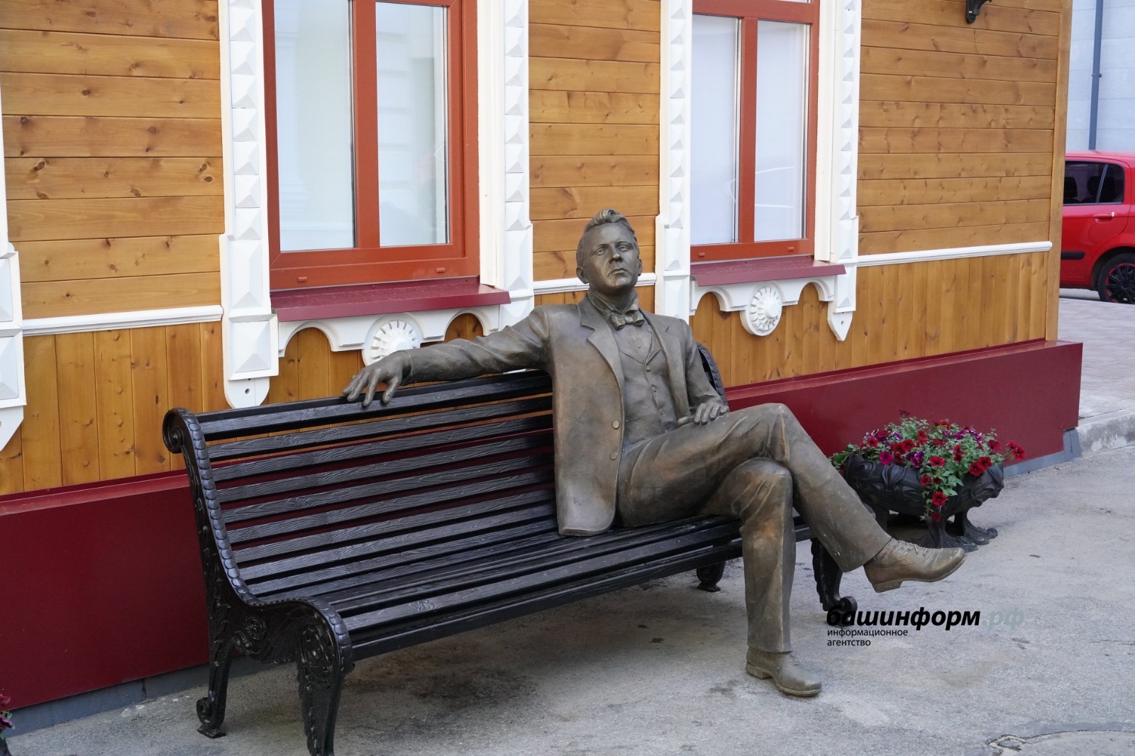 Олег Яровиков