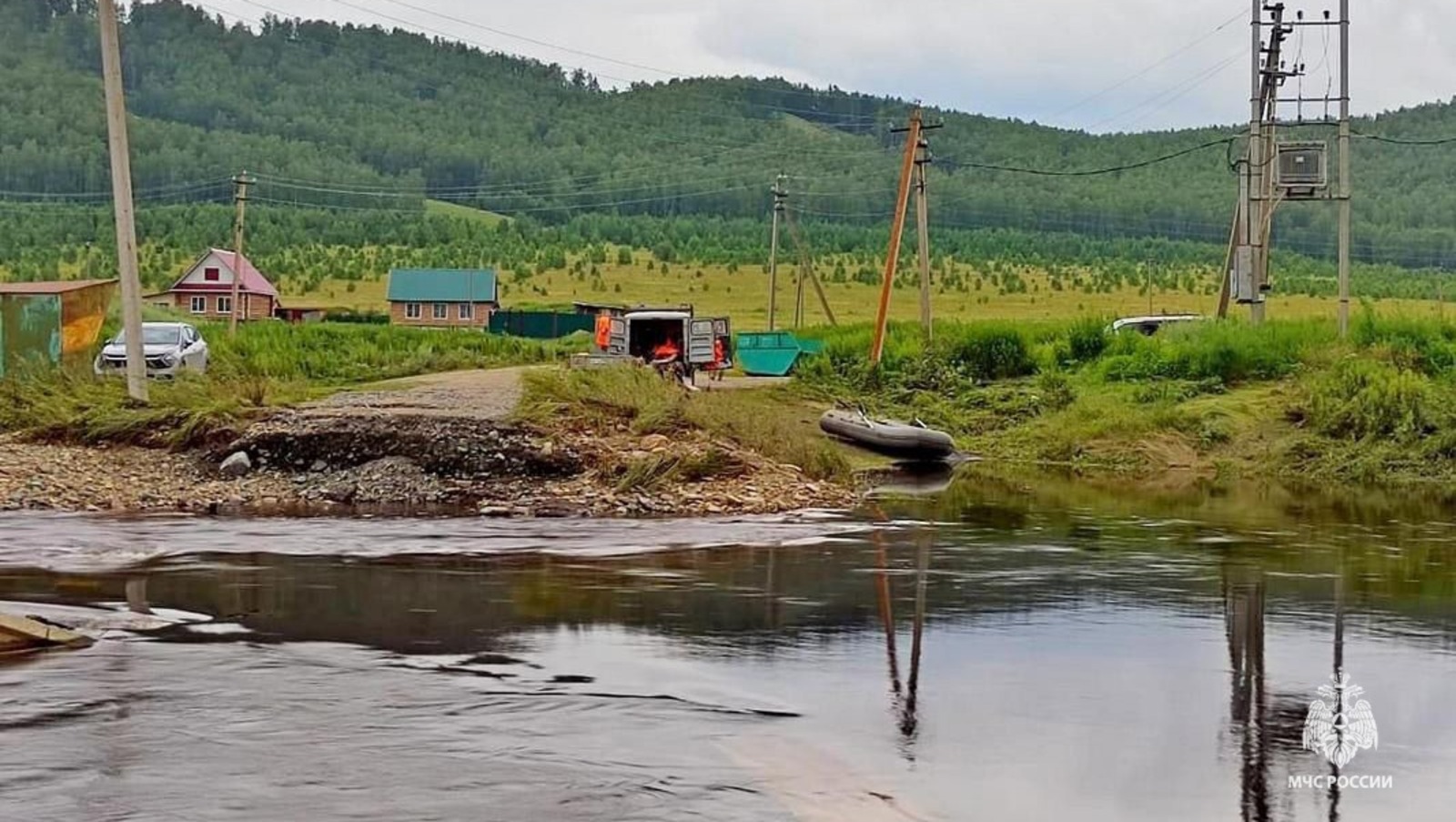 МЧС по РБ  Учалинский район, деревня Мулдашево, где продолжают дежурить спасатели