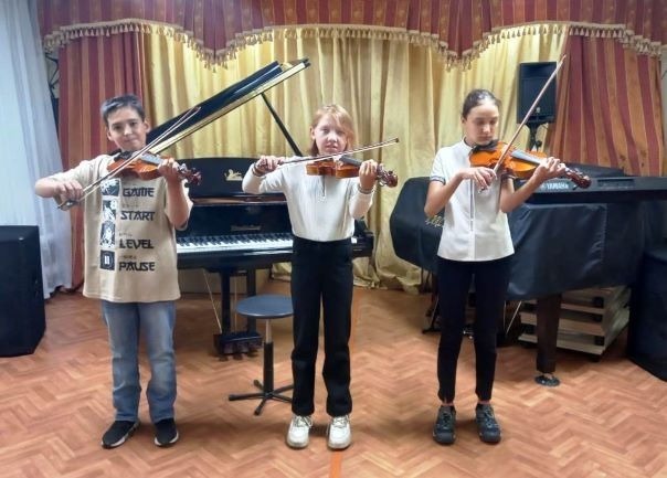Детская школа искусств Белорецкого района получила музыкальные инструменты и оборудование