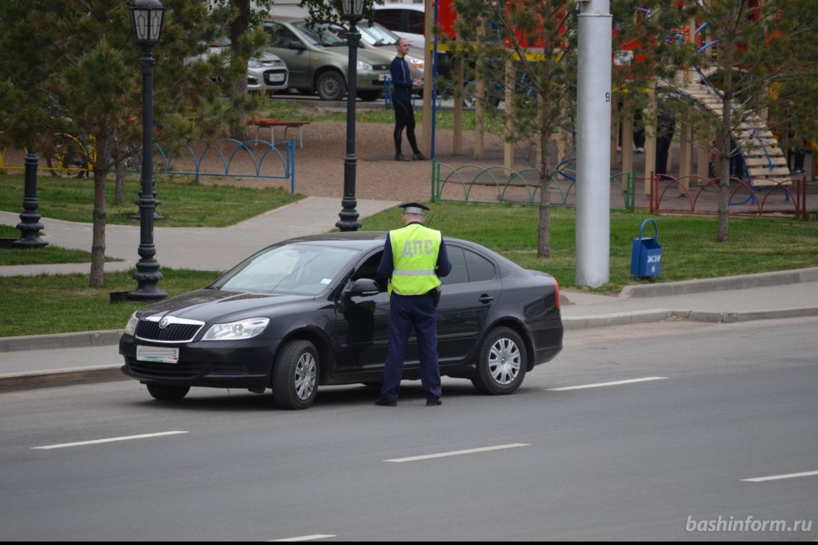 автор