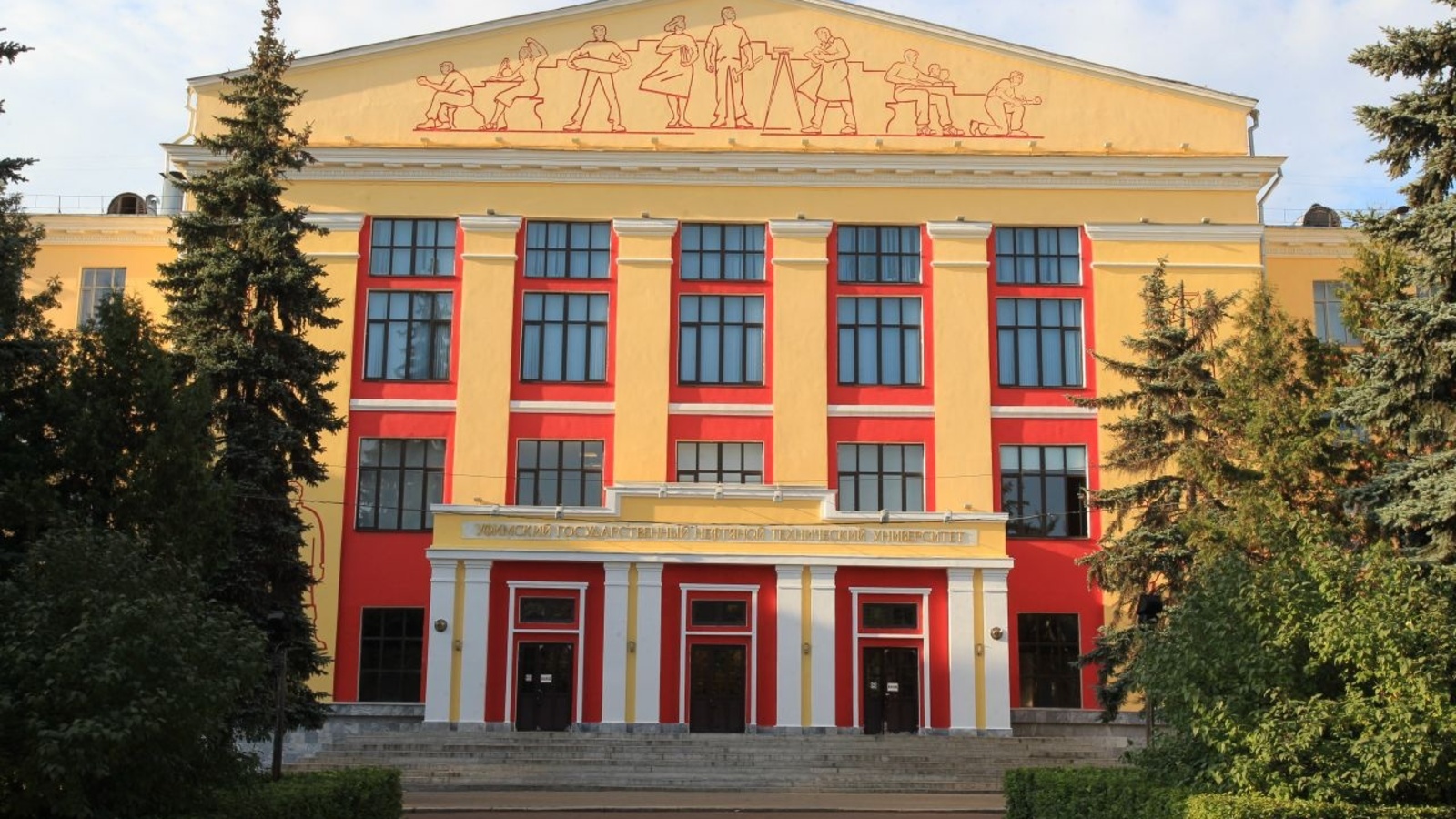 Олег Яровиков